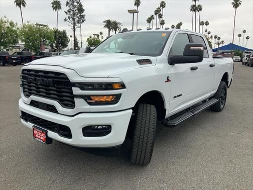2025 RAM 3500 Big Horn Crew Cab 4x4 6'4' Box