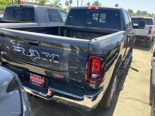 2025 RAM 2500 Tradesman Crew Cab 4x4 6'4' Box
