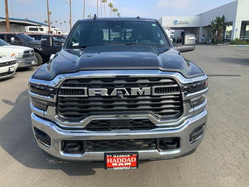 2025 RAM 2500 Tradesman Crew Cab 4x4 6'4' Box