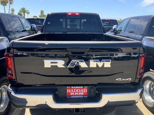 2025 RAM 2500 Tradesman Crew Cab 4x4 6'4' Box
