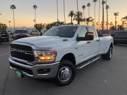 2024 RAM 3500 Big Horn Crew Cab 4x4 8' Box