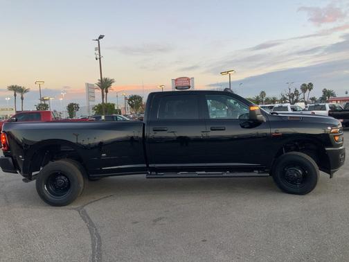 2026 RAM 3500 Tradesman Crew Cab 4x4 8' Box