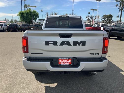 Silver Zynith 2026 RAM 2500 Big Horn Crew Cab 4x4 6'4' Box