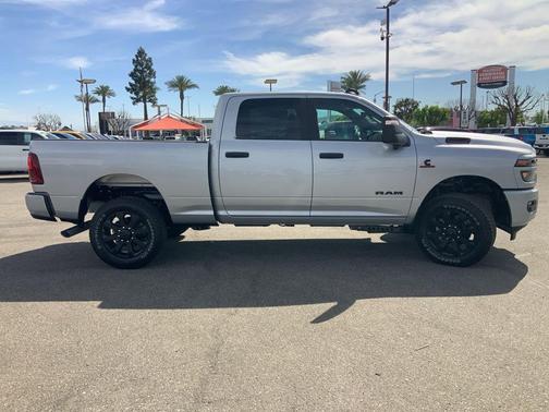 Silver Zynith 2026 RAM 2500 Big Horn Crew Cab 4x4 6'4' Box