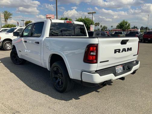 Bright White Clearcoat 2026 RAM 1500 Big Horn/Lone Star