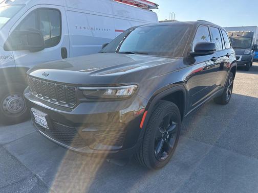 2025 Jeep Grand Cherokee Altitude