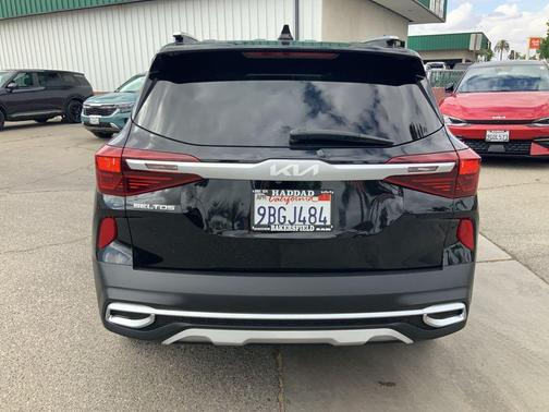 Cherry Black 2022 Kia Seltos S