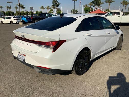 Quartz White 2021 Hyundai ELANTRA SEL