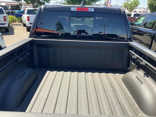 2026 RAM 1500 Warlock Crew Cab 4x4 5'7' Box