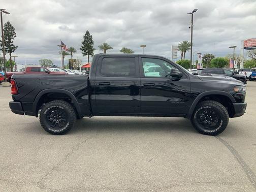 Diamond Black Crystal Pearlcoat 2026 RAM 1500 Rebel