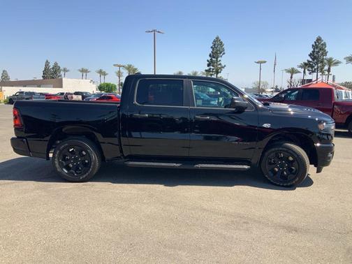 Diamond Black Crystal Pearlcoat 2026 RAM 1500 Express