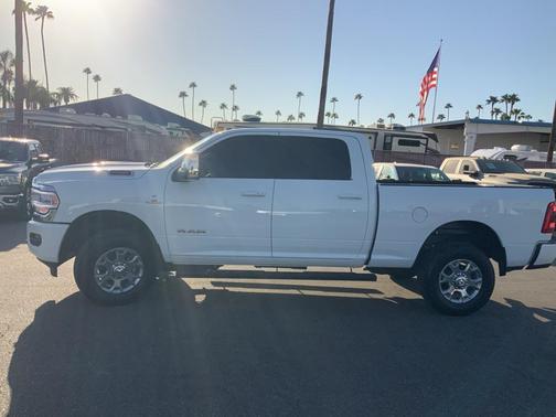 2024 RAM 2500 Laramie Crew Cab 4x4 6'4' Box