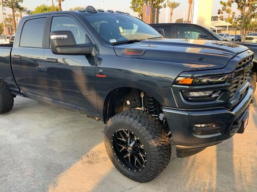 2025 RAM 2500 Big Horn Crew Cab 4x4 6'4' Box