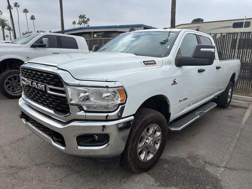 2023 RAM 2500 Big Horn Crew Cab 4x4 8' Box