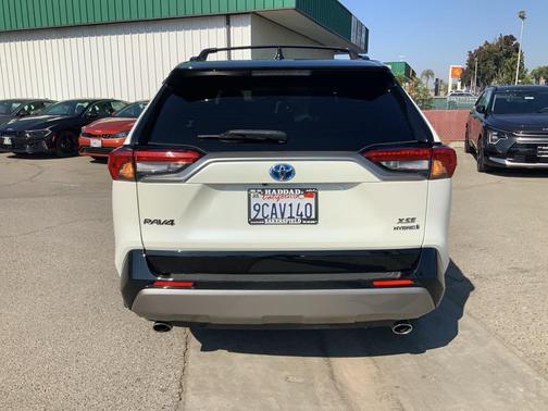 2022 Toyota RAV4 Hybrid SE
