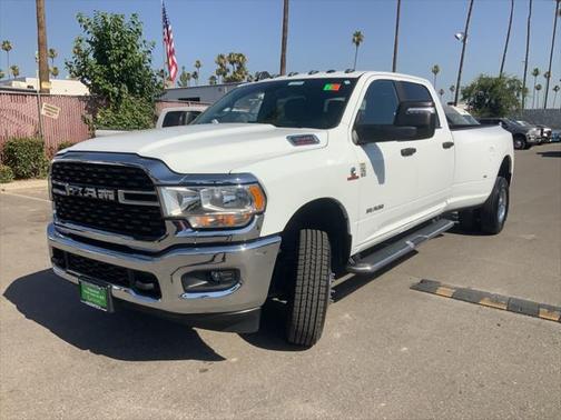 2024 RAM 3500 Big Horn Crew Cab 4x4 8' Box