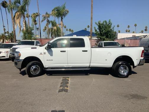 2024 RAM 3500 Big Horn Crew Cab 4x4 8' Box