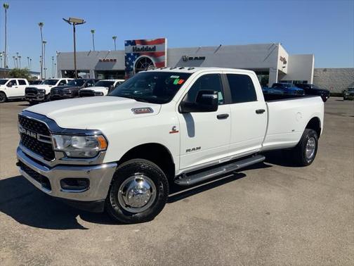 2023 RAM 3500 Big Horn Crew Cab 4x4 8' Box