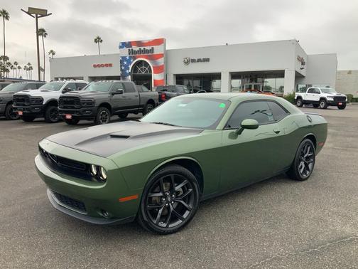 2022 Dodge Challenger SXT