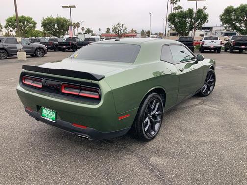 2022 Dodge Challenger SXT