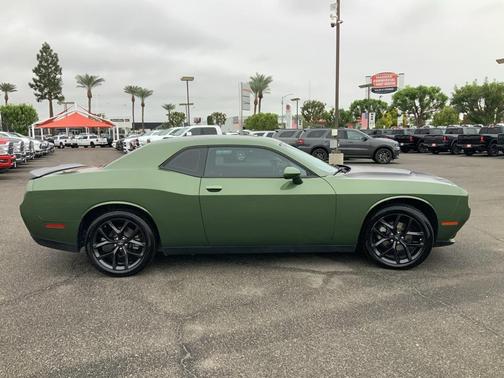 2022 Dodge Challenger SXT