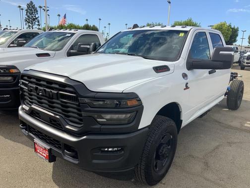 2025 RAM 3500 Tradesman/Big Horn