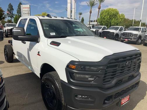 2025 RAM 3500 Tradesman/Big Horn