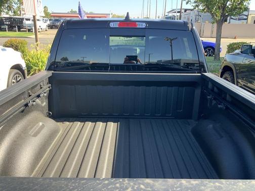 2026 RAM 1500 Warlock Crew Cab 4x4 5'7' Box