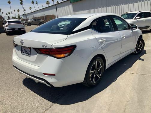 Aspen White 2024 Nissan Sentra SV