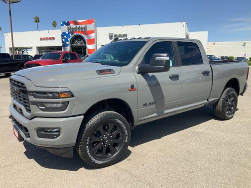 Ceramic Gray Clearcoat 2026 RAM 2500 Big Horn Crew Cab 4x4 6'4' Box