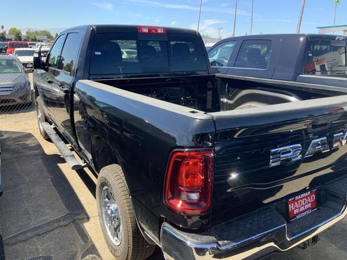 2025 RAM 2500 Tradesman Crew Cab 4x4 6'4' Box