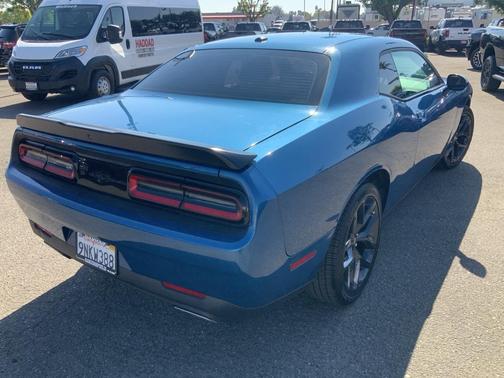 2022 Dodge Challenger SXT