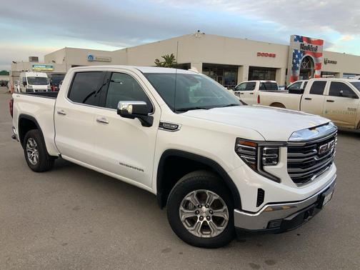 2024 GMC Sierra 1500 SLT