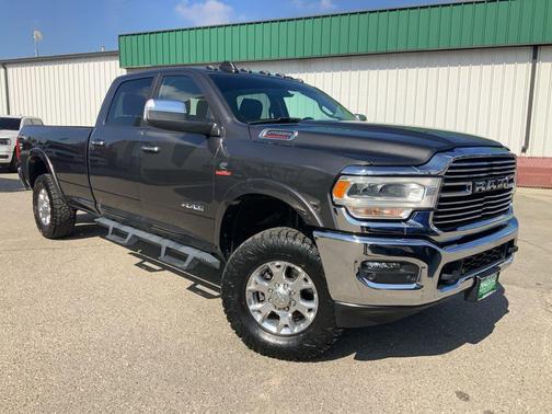 2022 RAM 2500 Laramie Crew Cab 4x4 8' Box