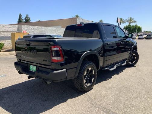 Diamond Black Crystal Pearlcoat 2020 RAM 1500 Rebel
