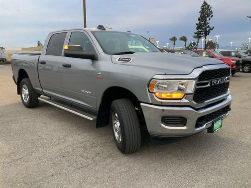 2021 RAM 2500 Tradesman Crew Cab 4x4 6'4' Box