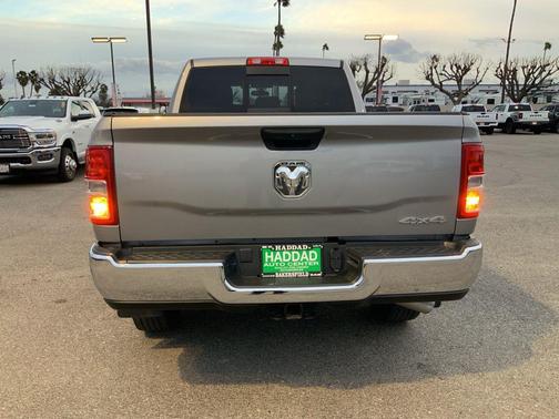 2021 RAM 2500 Tradesman Crew Cab 4x4 6'4' Box