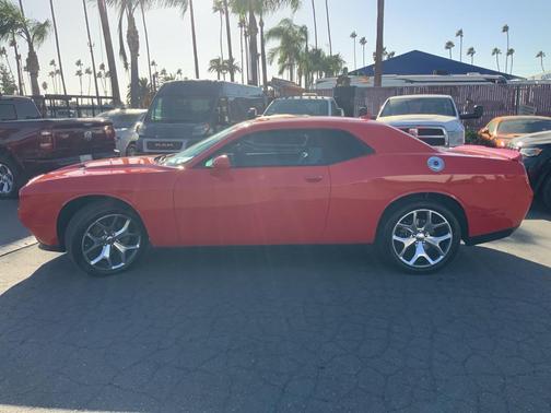 2015 Dodge Challenger SXT Plus