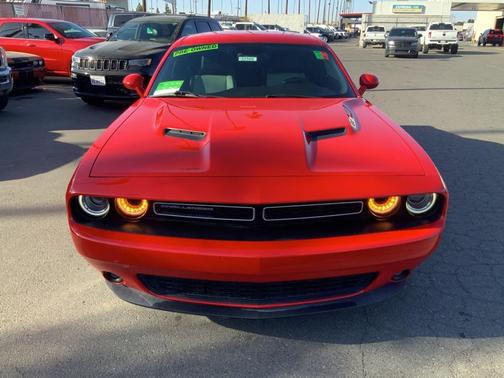 2015 Dodge Challenger SXT Plus