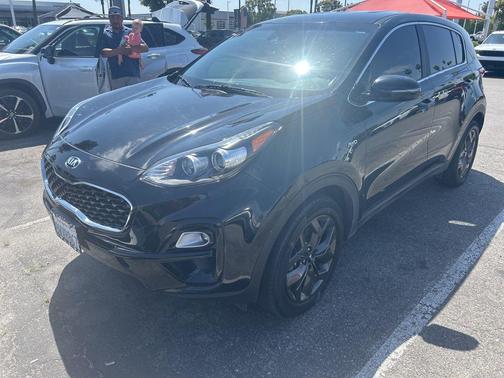 Black Cherry 2022 Kia Sportage LX
