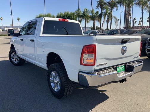 Bright White Clearcoat 2024 RAM 2500 Big Horn Crew Cab 4x4 6'4' Box