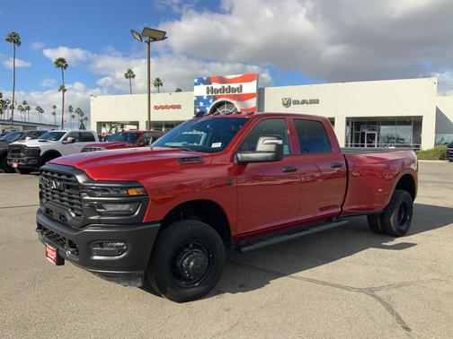 2026 RAM 3500 Tradesman Crew Cab 4x4 8' Box