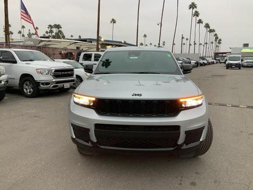 2023 Jeep Grand Cherokee L Altitude