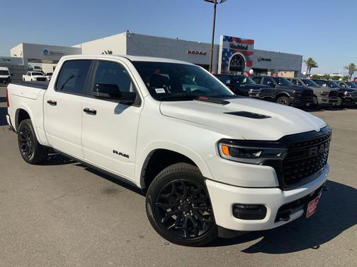 Ivory White Tri-Coat Pearlcoat 2026 RAM 1500 Limited
