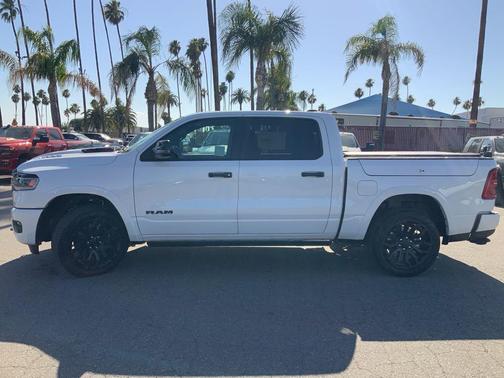 Ivory White Tri-Coat Pearlcoat 2026 RAM 1500 Limited
