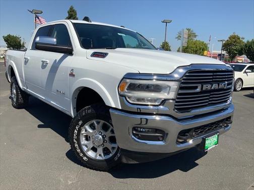 Bright White Clearcoat 2020 RAM 2500 Laramie Crew Cab 4x4 6'4' Box