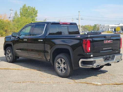 Onyx Black 2026 GMC Sierra 1500 SLT
