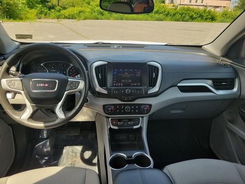 Summit White 2023 GMC Terrain SLE