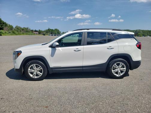 Summit White 2023 GMC Terrain SLE