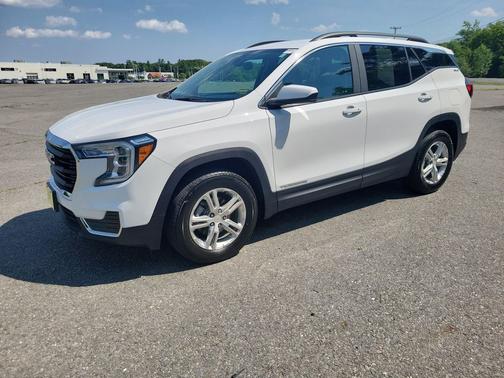 Summit White 2023 GMC Terrain SLE